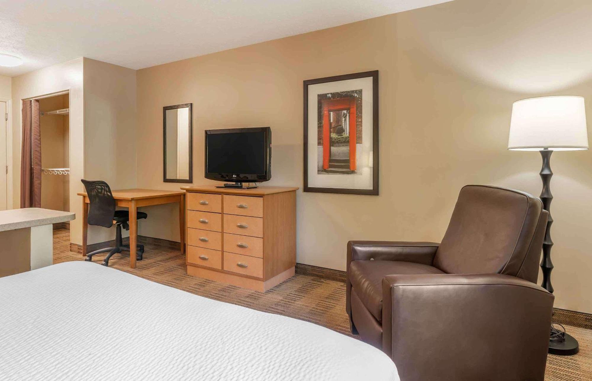 Extended Stay America Suites - Raleigh - Cary - Harrison Ave Εξωτερικό φωτογραφία