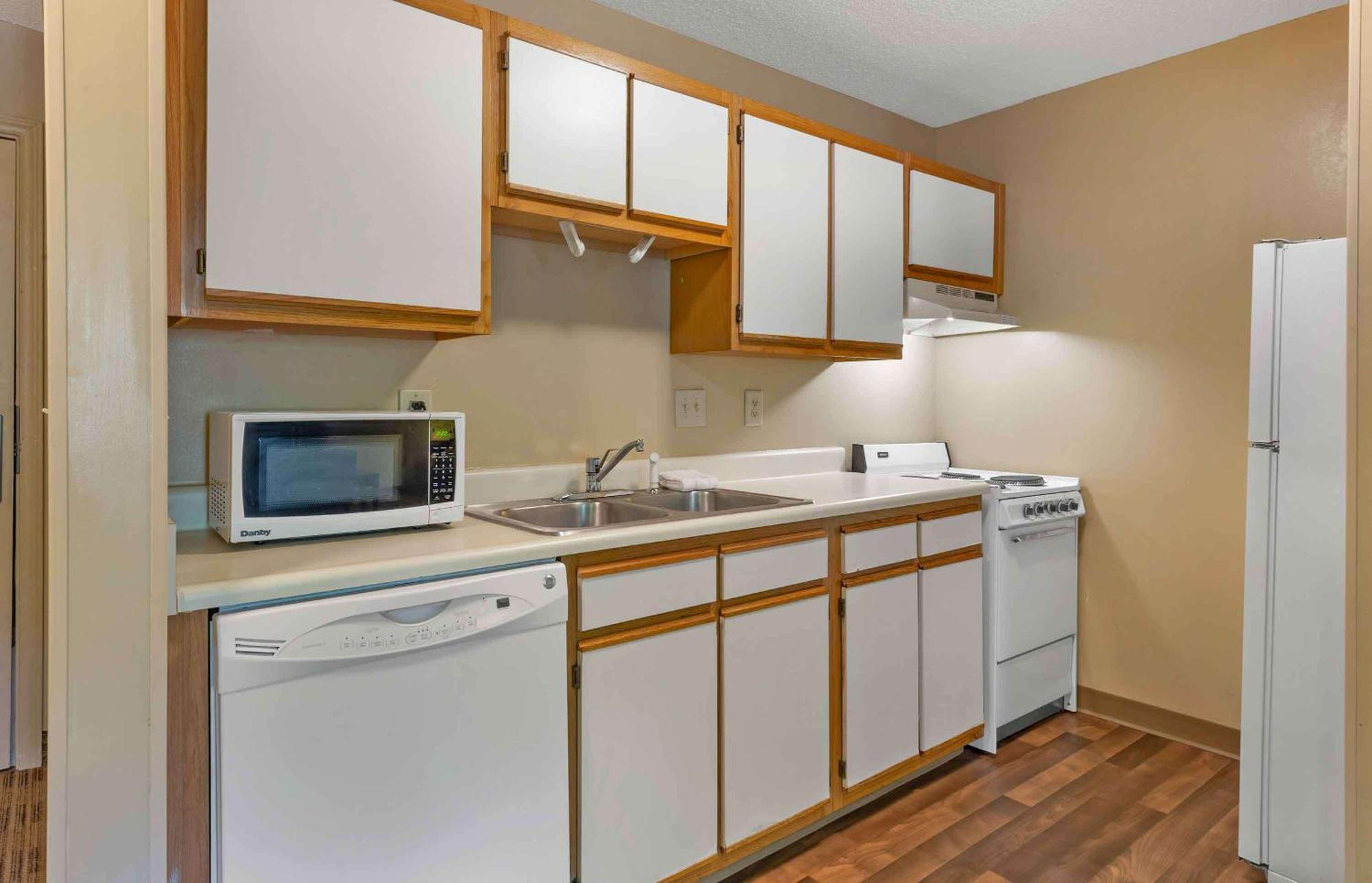 Extended Stay America Suites - Raleigh - Cary - Harrison Ave Εξωτερικό φωτογραφία