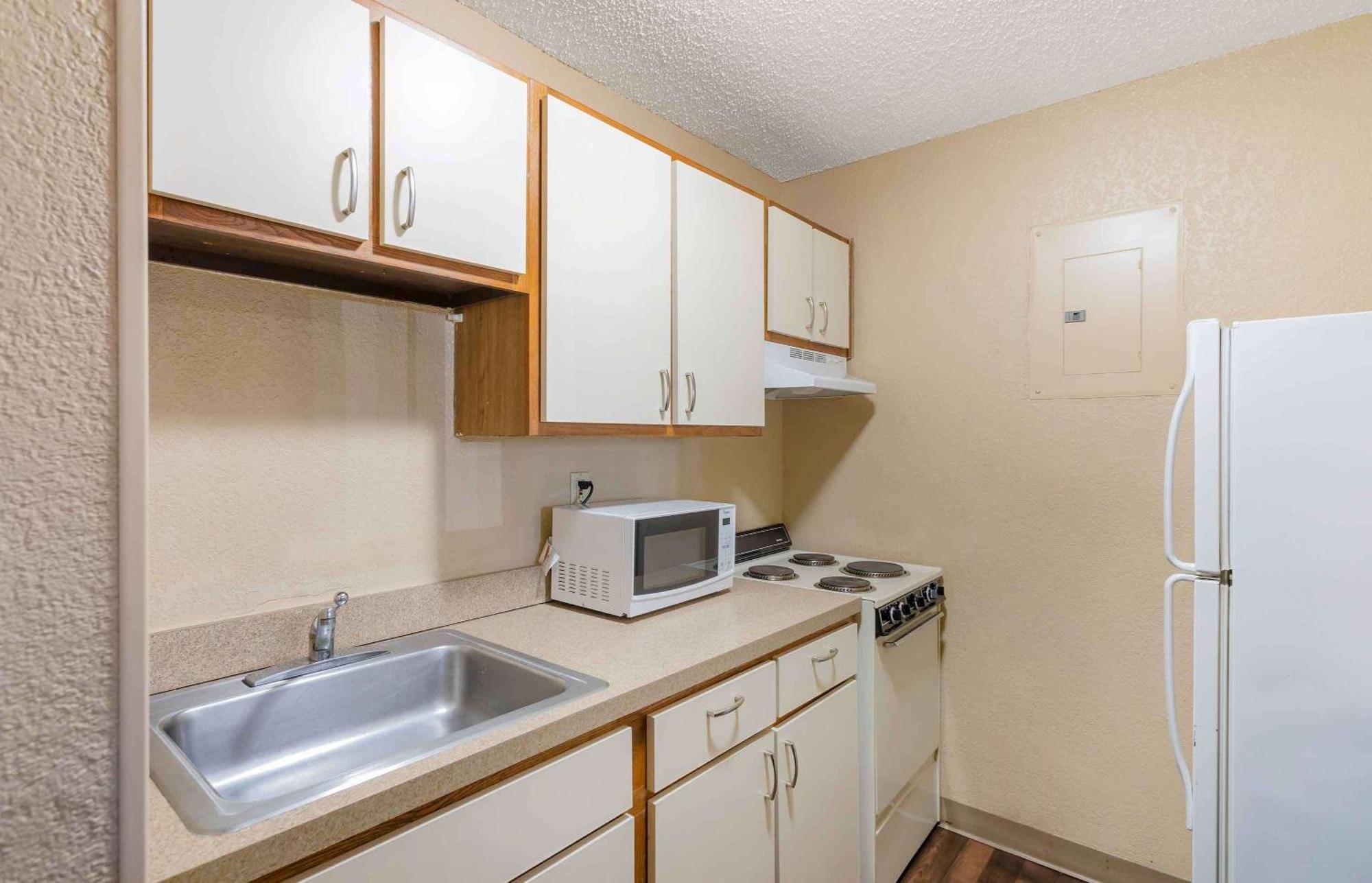 Extended Stay America Suites - Raleigh - Cary - Harrison Ave Εξωτερικό φωτογραφία